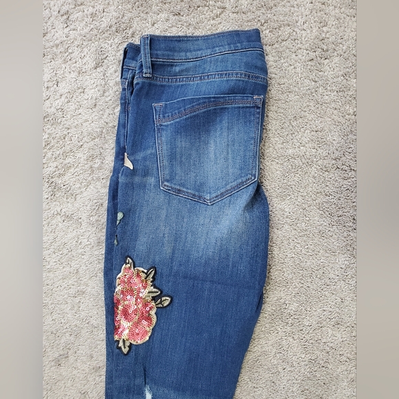 Sequins flower embellished distressed express jeans - Picture 4 of 4